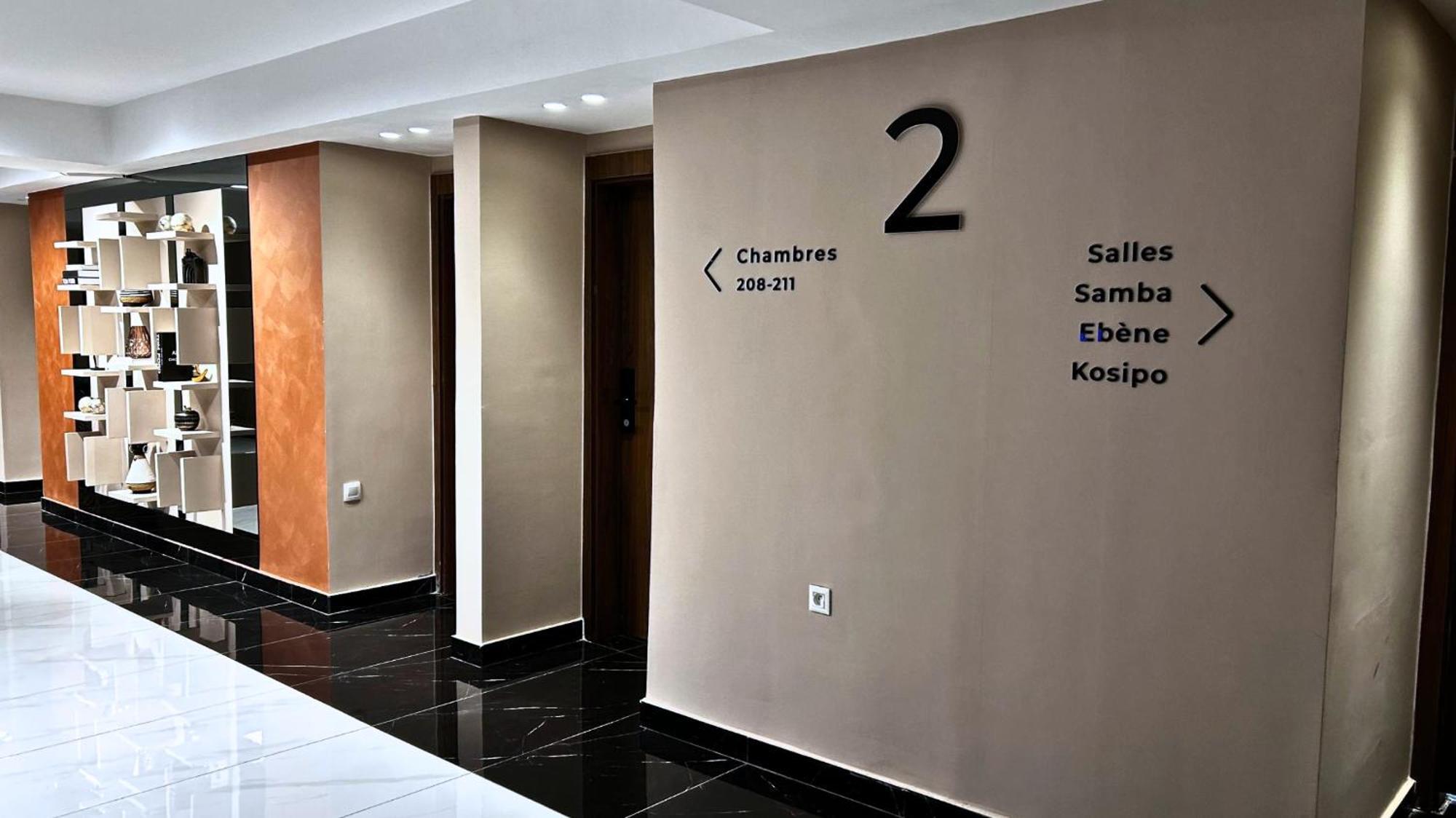 Hotel Ivotel Abidjan Exterior photo